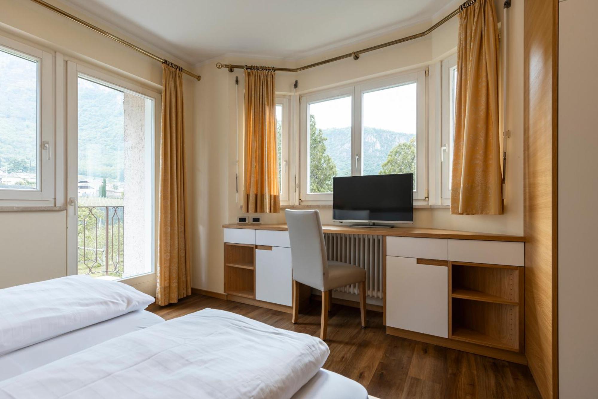 Weingarten Terlan - Rooms & Breakfast Phòng bức ảnh